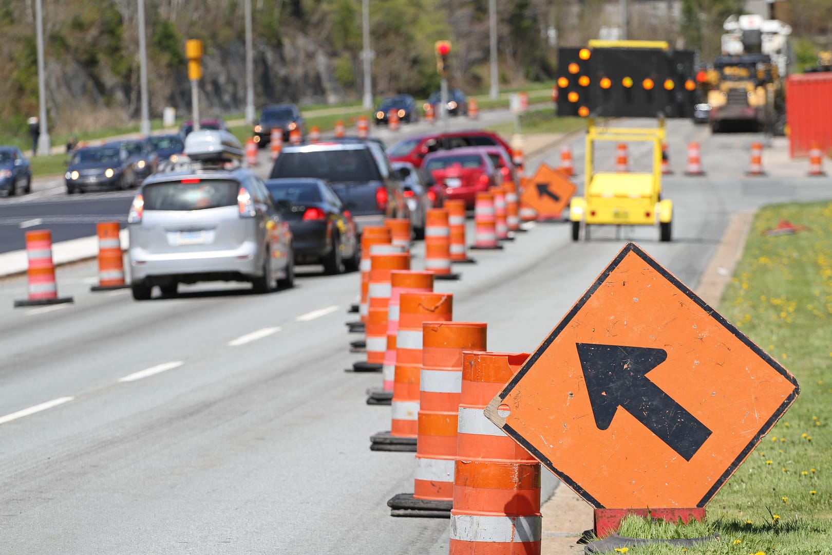 How Flaggers Ensure Pedestrian and Worker Safety in Niagara Falls